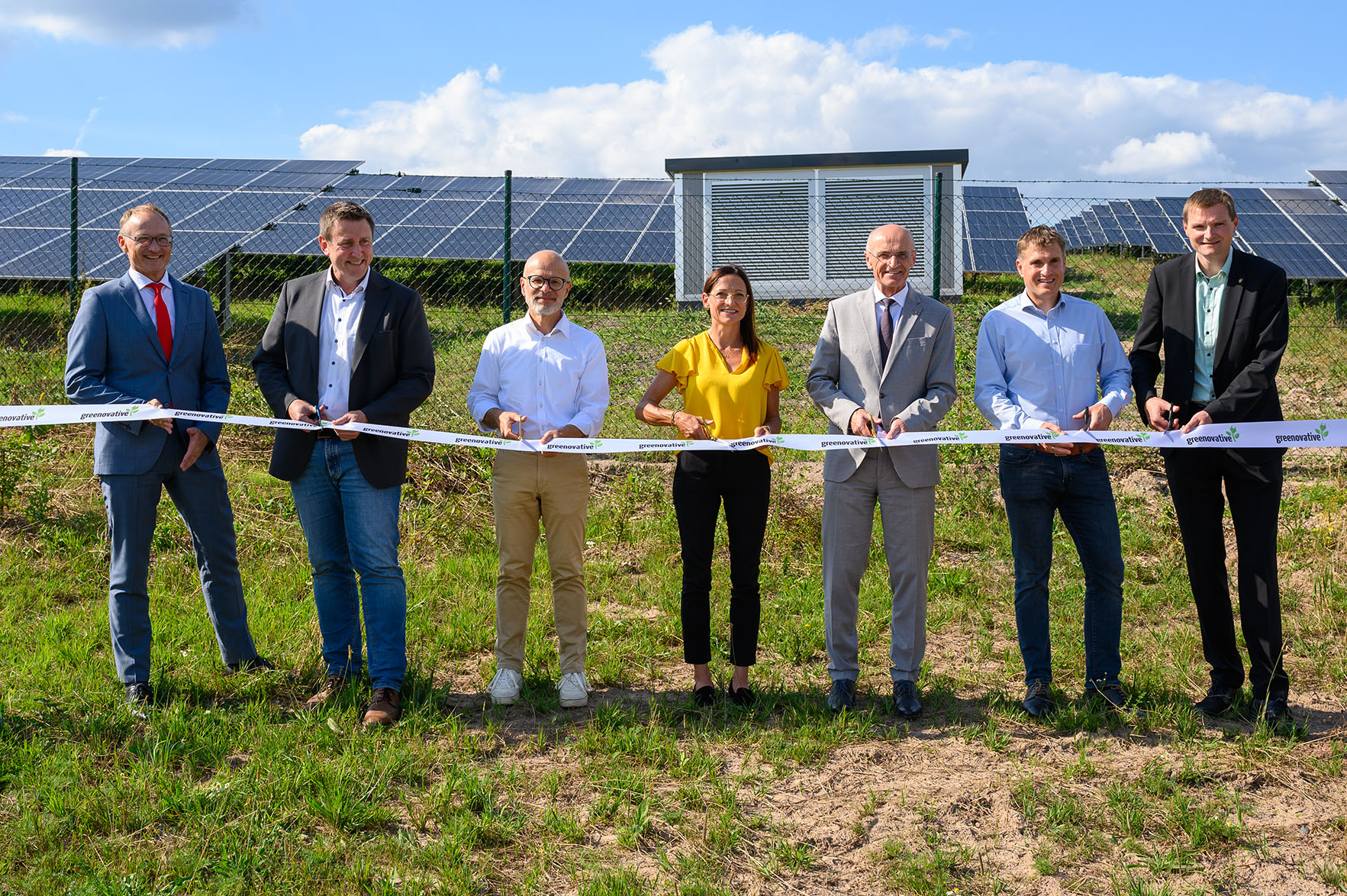 Regionalwerk PV Burgpreppach3 Menschen eröffnen den Solarpark Burgpreppach